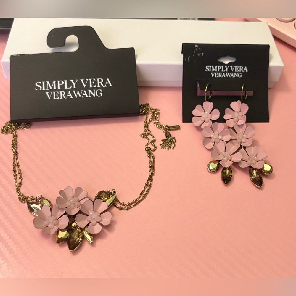 Simply Vera Vera Wang pink floral necklace and earring set. NWT